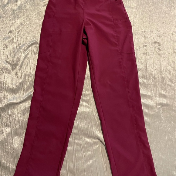 Medical Scrubs! Size: Small - Picture 6 of 8